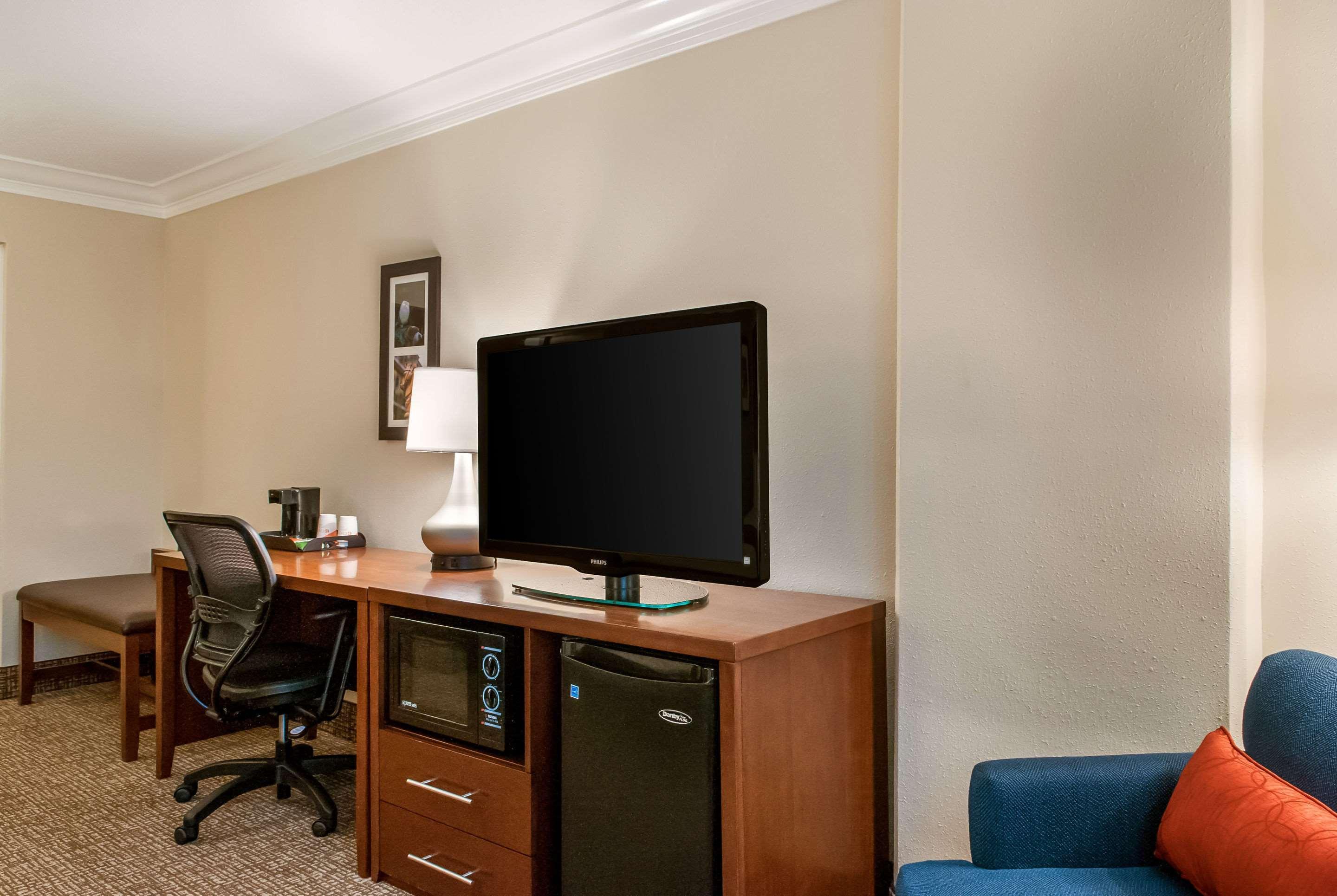 Comfort Inn & Suites At Copeland Tower Metairie Esterno foto