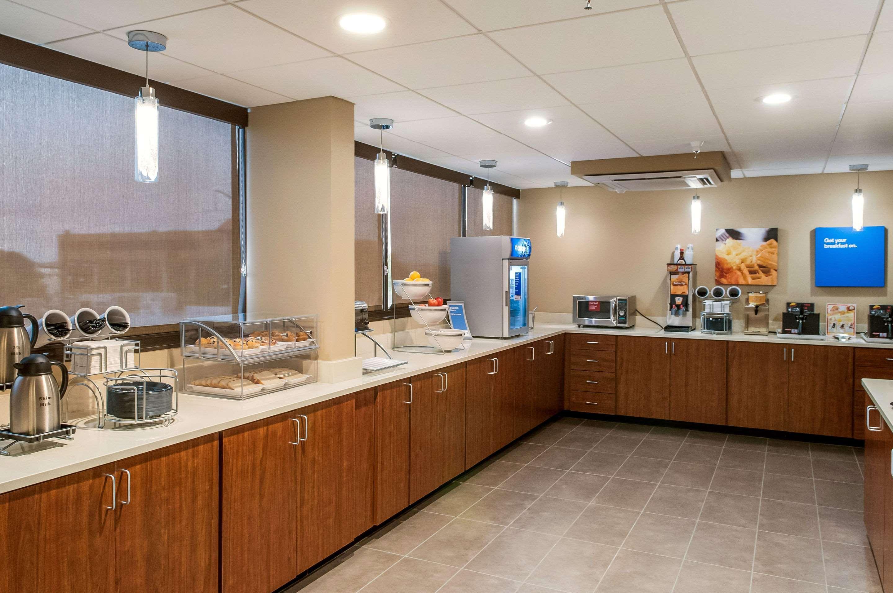 Comfort Inn & Suites At Copeland Tower Metairie Esterno foto