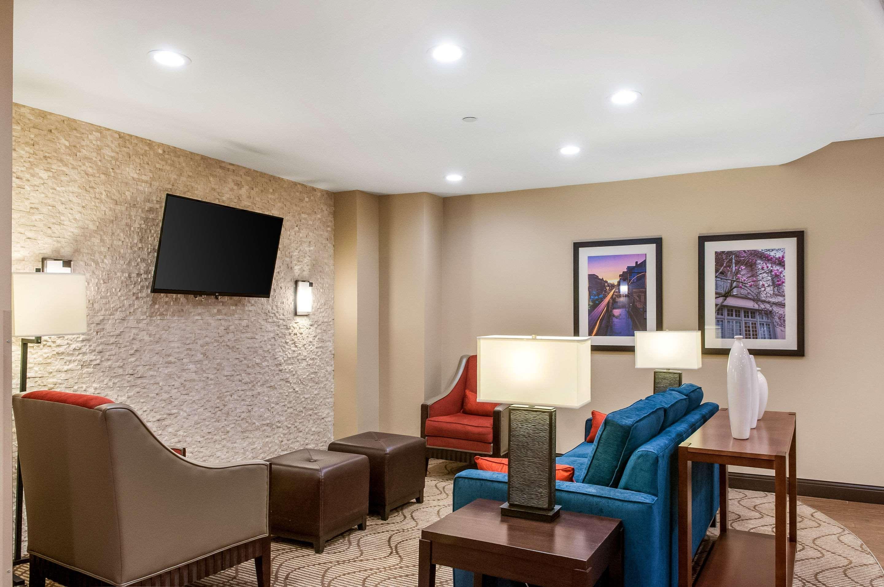 Comfort Inn & Suites At Copeland Tower Metairie Esterno foto