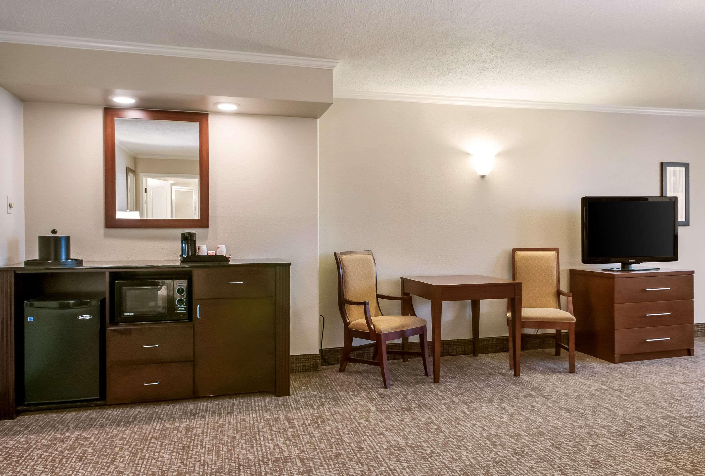 Comfort Inn & Suites At Copeland Tower Metairie Esterno foto
