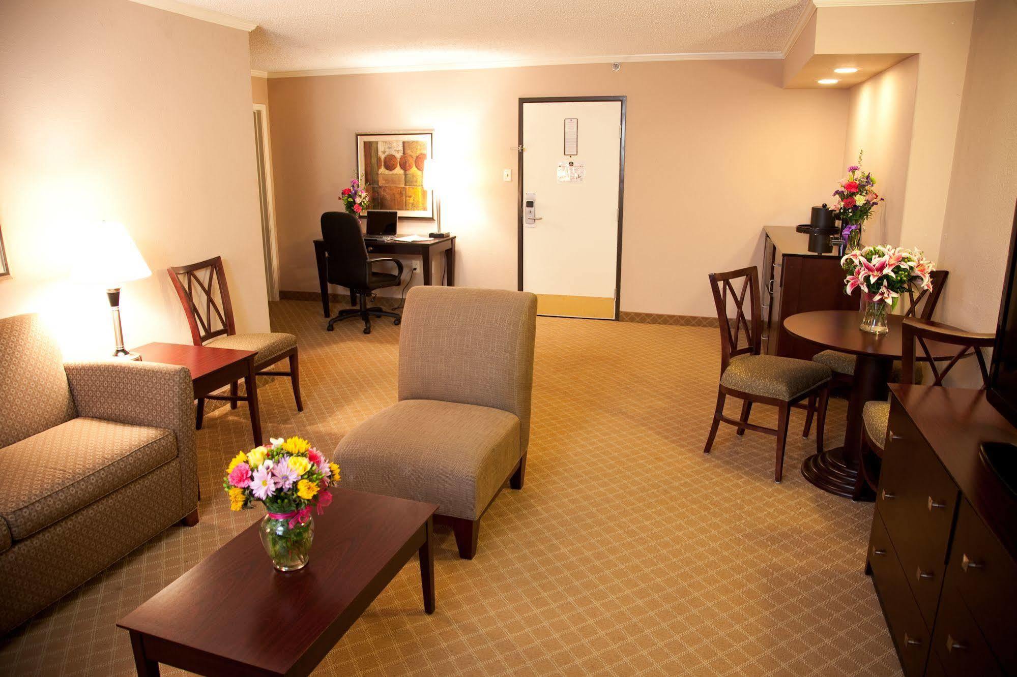 Comfort Inn & Suites At Copeland Tower Metairie Esterno foto