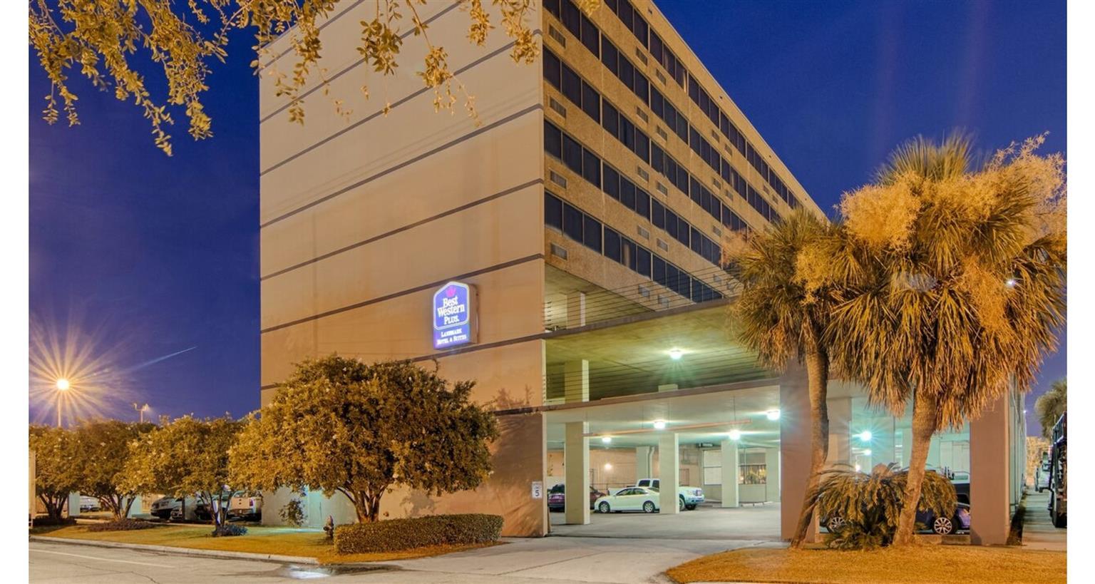 Comfort Inn & Suites At Copeland Tower Metairie Esterno foto
