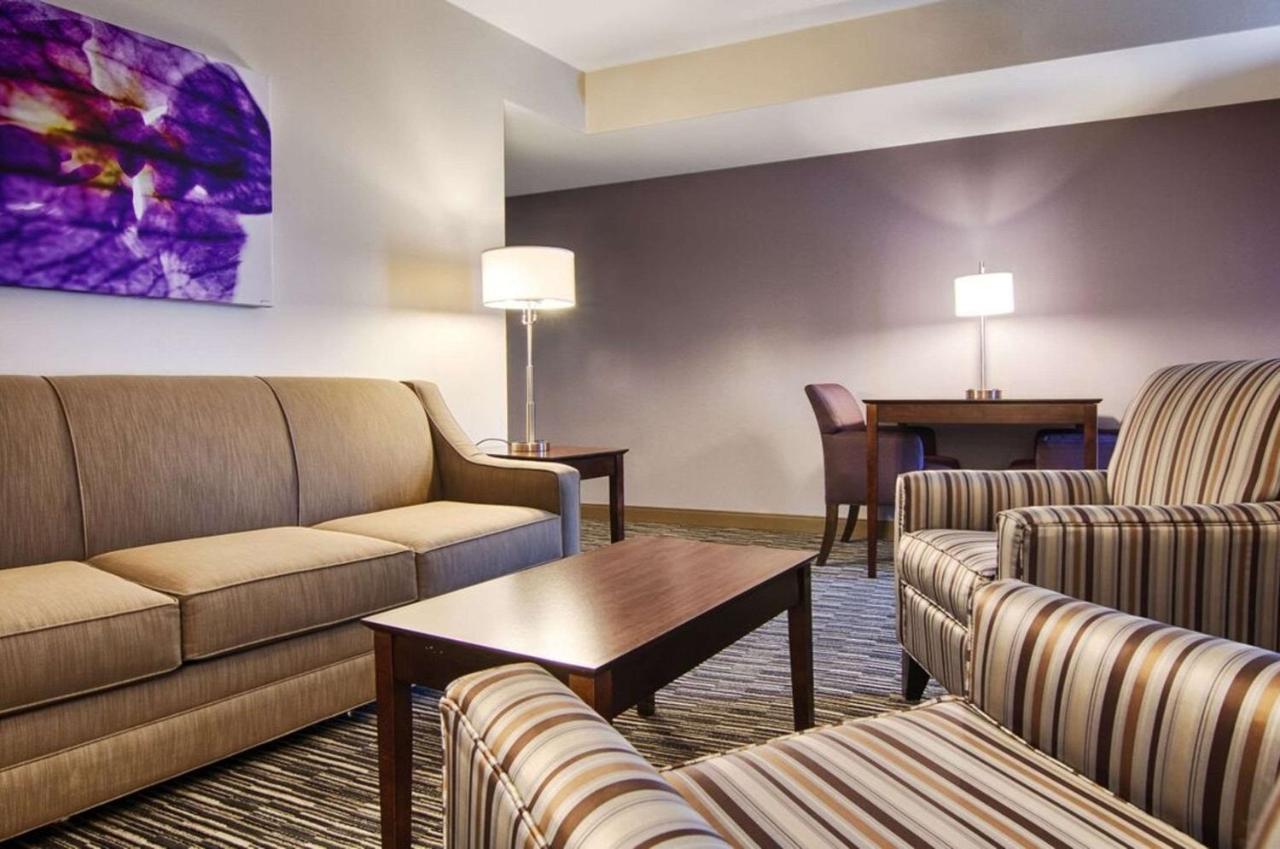Comfort Inn & Suites At Copeland Tower Metairie Esterno foto