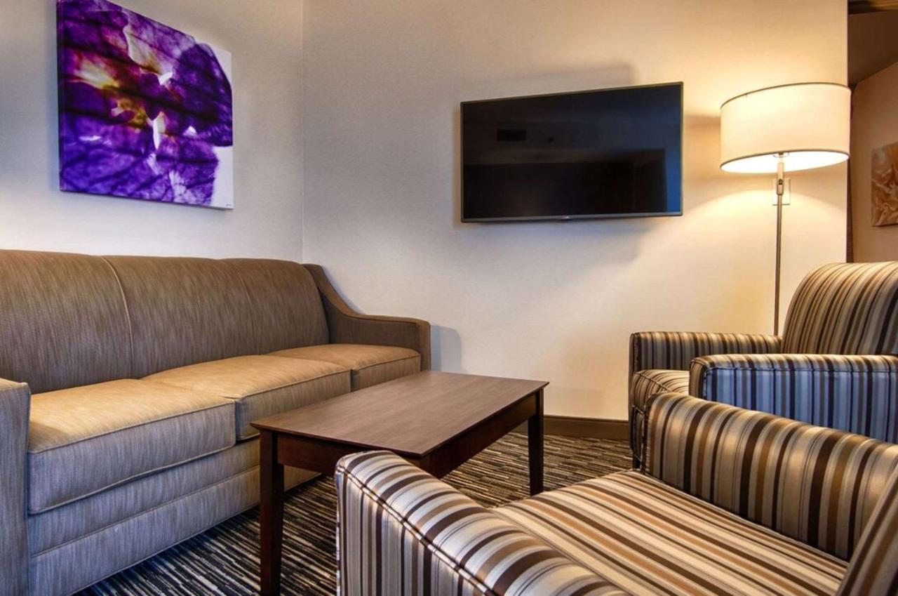 Comfort Inn & Suites At Copeland Tower Metairie Esterno foto