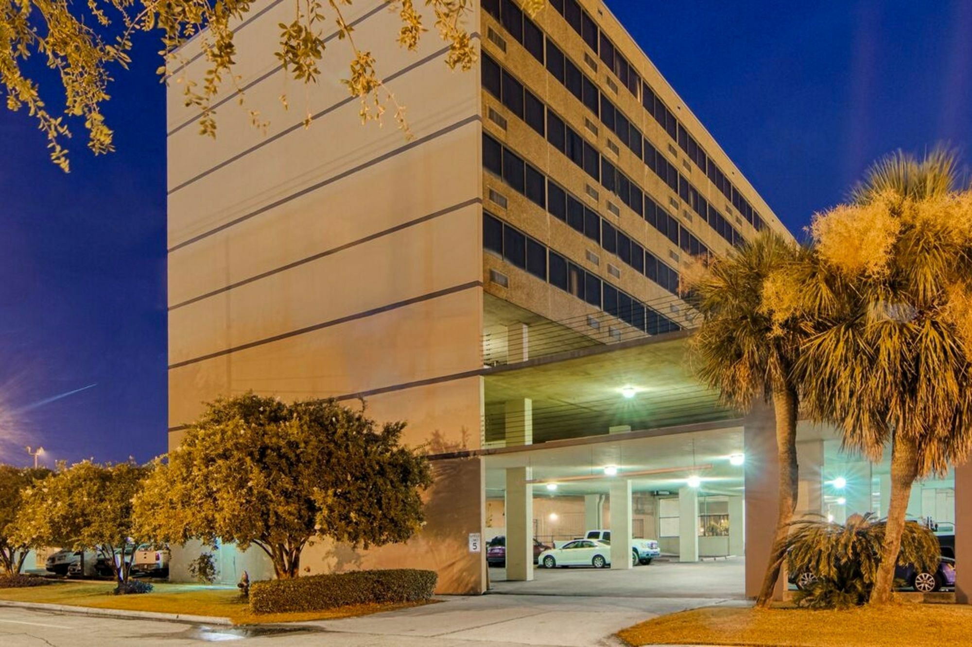 Comfort Inn & Suites At Copeland Tower Metairie Esterno foto